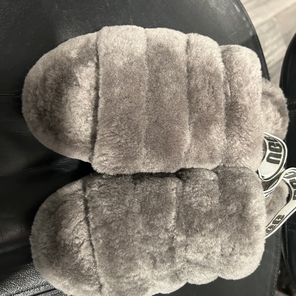 UGG  Fluff Yeah Soft Gray  Slides size 9 - Picture 3 of 11